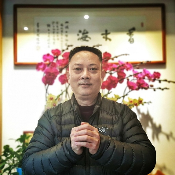 香木海董事長(zhǎng)譚偉中給大家拜年啦！